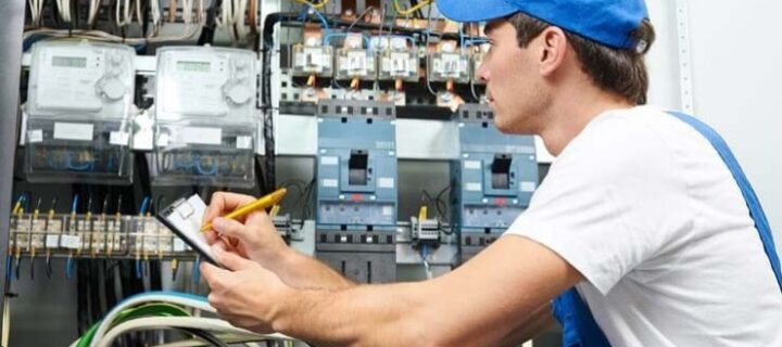 Why Hiring Professional Electricians in Melbourne is Essential for Your Electrical Needs